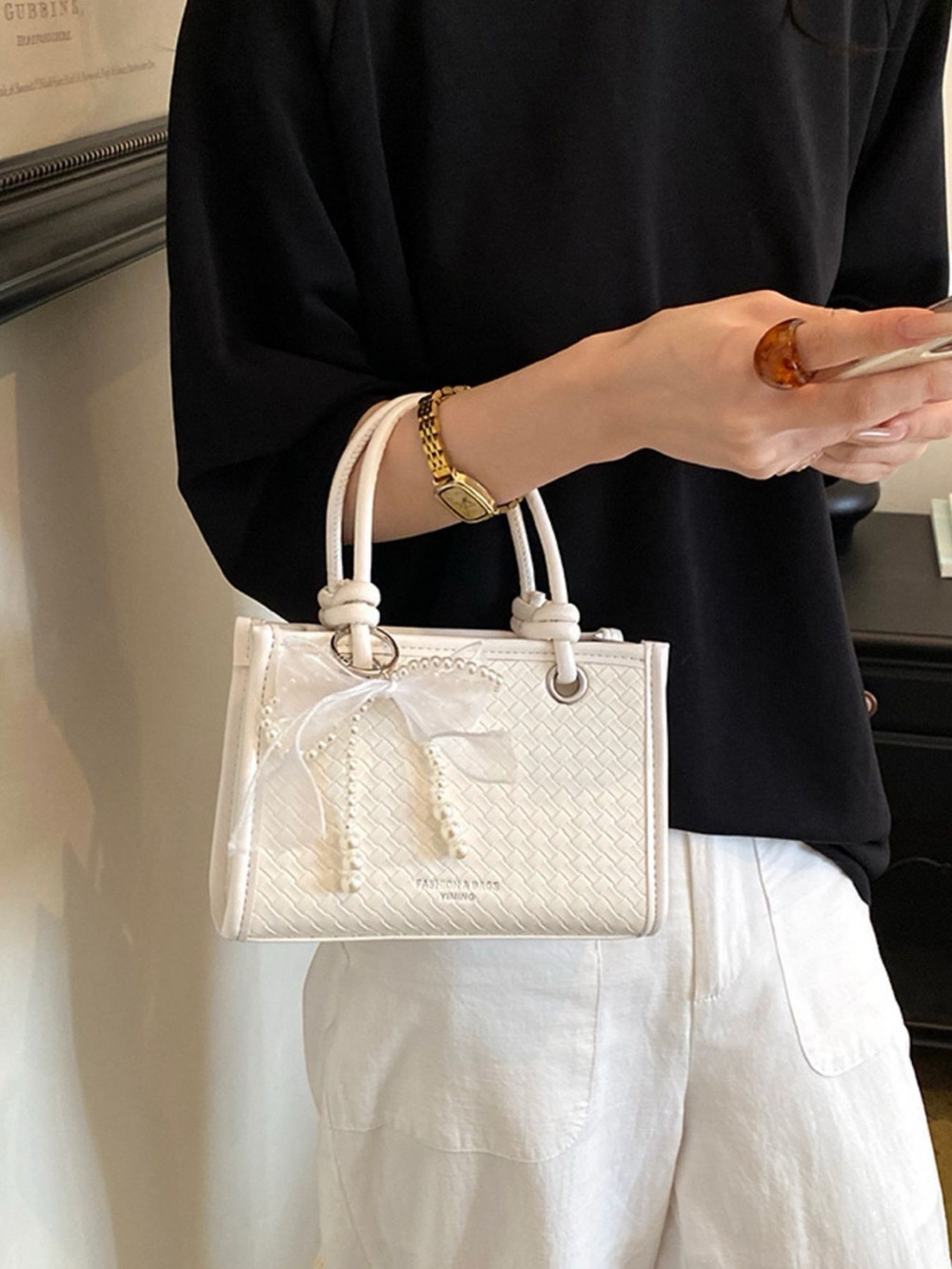 Elegant Bow Pearl Embellished Crossbody Bag - Picture 5 of 8